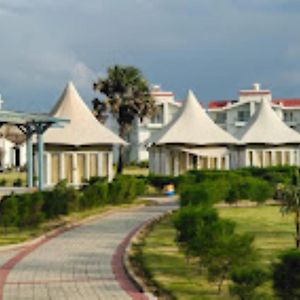 Luxury Banyan Tree Resort Mandarmani